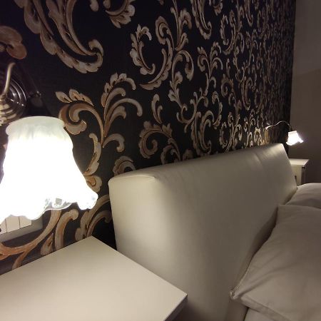 Sami Luxury Rooms 3 8 0 7 9 4 9 2 5 3 سيراكوزا المظهر الخارجي الصورة