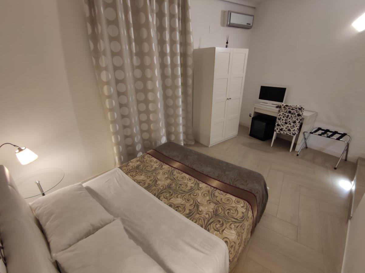 Sami Luxury Rooms 3 8 0 7 9 4 9 2 5 3 سيراكوزا المظهر الخارجي الصورة