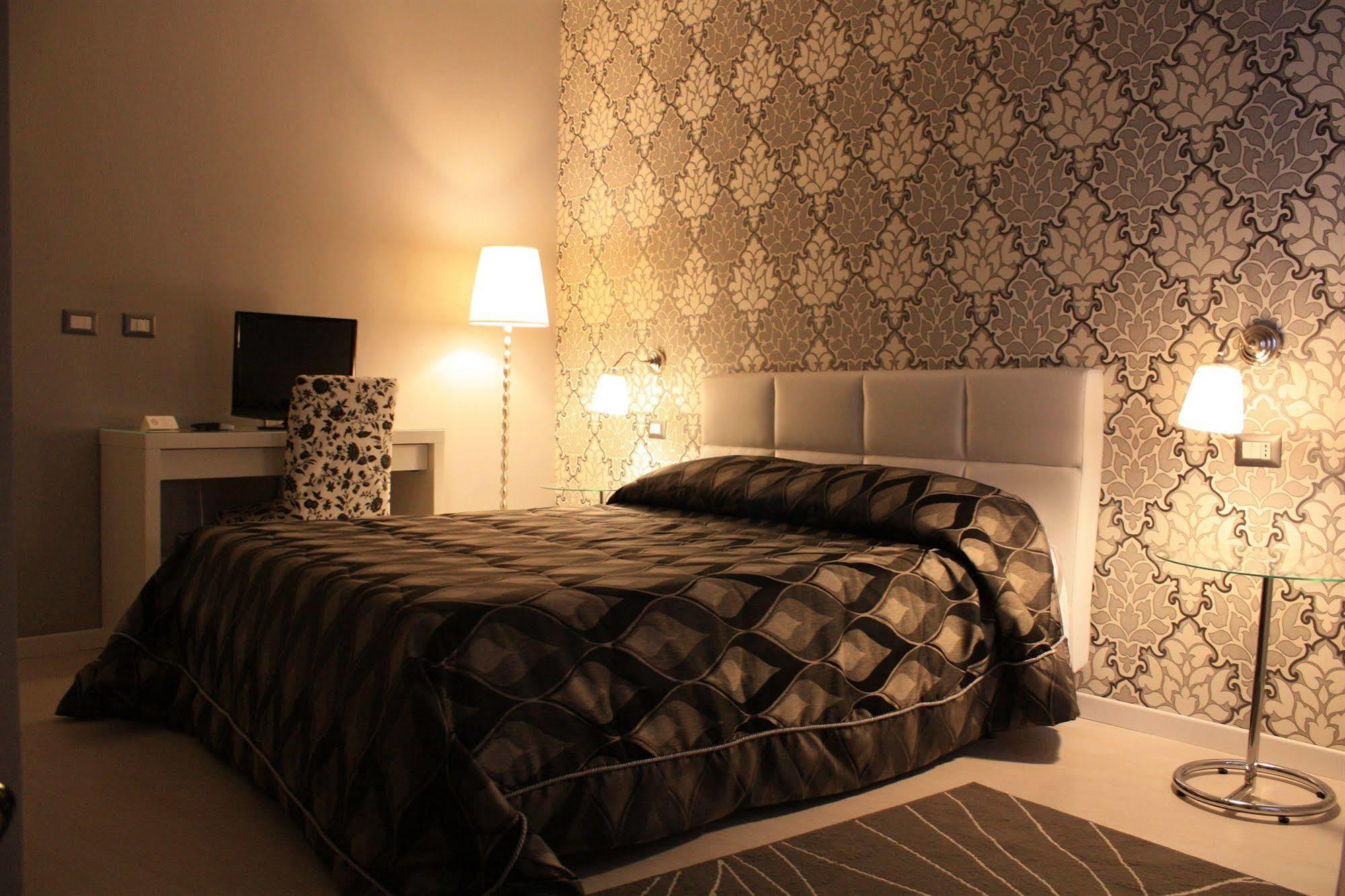 Sami Luxury Rooms 3 8 0 7 9 4 9 2 5 3 سيراكوزا المظهر الخارجي الصورة